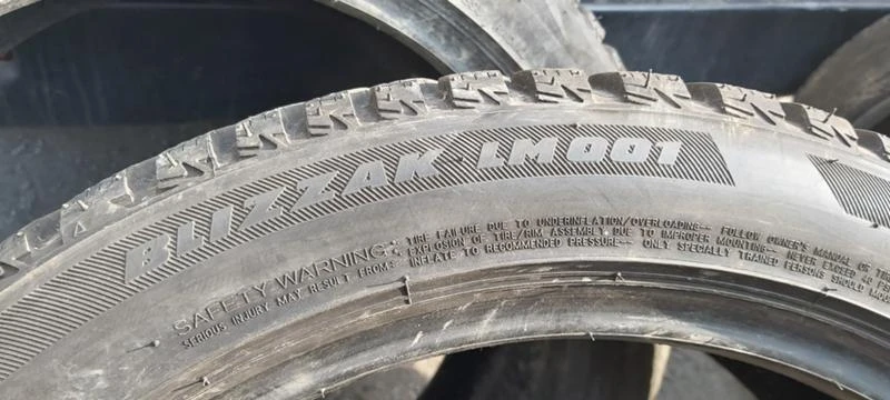 Гуми Зимни 235/45R18, снимка 7 - Гуми и джанти - 31997185