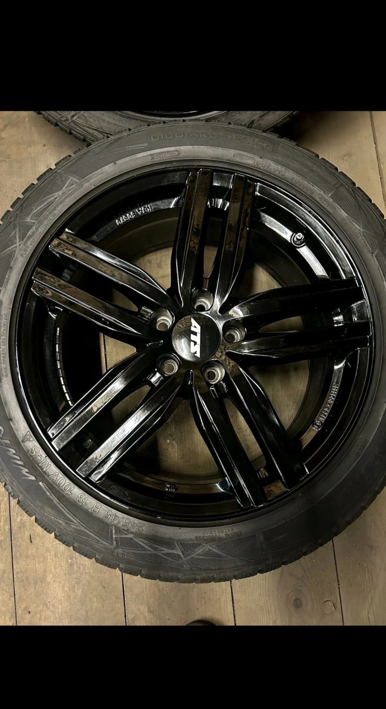 Гуми с джанти Vredestein 245/45R18, снимка 2 - Гуми и джанти - 53889948