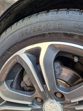 Peugeot 208, снимка 17