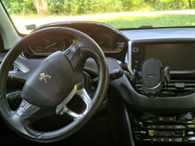 Peugeot 208, снимка 11