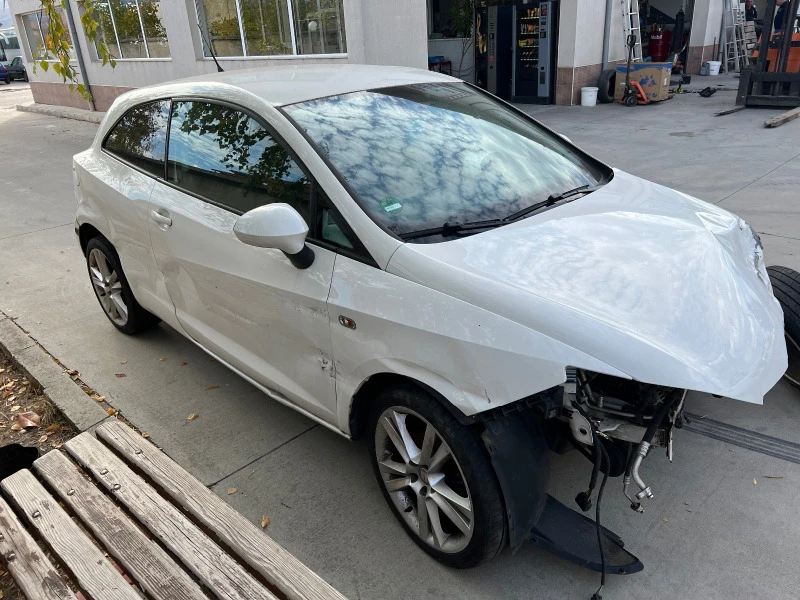 Seat Ibiza 1.6, снимка 4 - Автомобили и джипове - 38530709