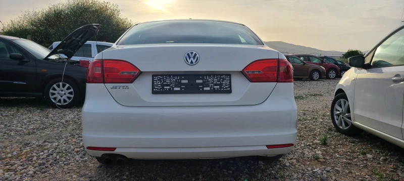 VW Jetta 2.0i auto, снимка 7 - Автомобили и джипове - 46200209