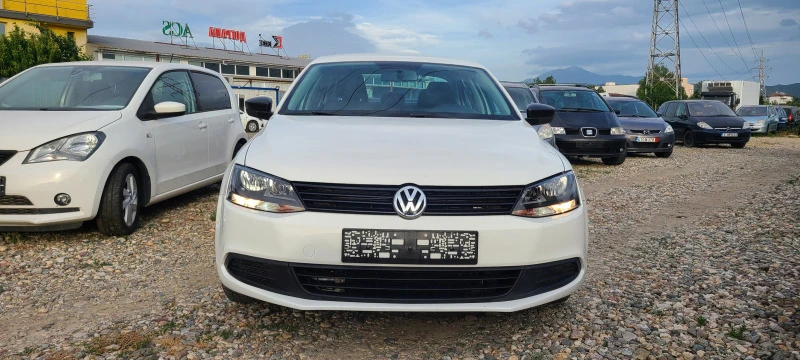 VW Jetta 2.0i auto, снимка 3 - Автомобили и джипове - 46200209