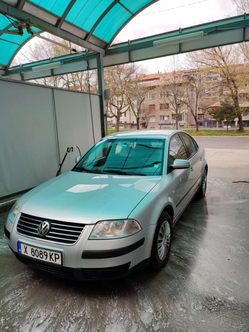 VW Passat 1.9 TDI, снимка 1 - Автомобили и джипове - 48627416