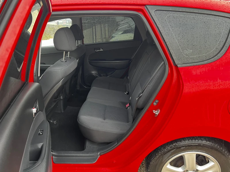 Hyundai I30 1.6i 169000km SWISS, снимка 13 - Автомобили и джипове - 52558019
