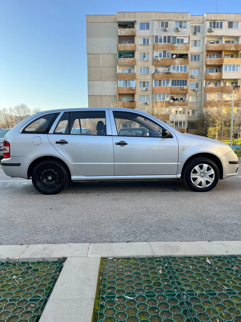 Skoda Fabia, снимка 2 - Автомобили и джипове - 52818361