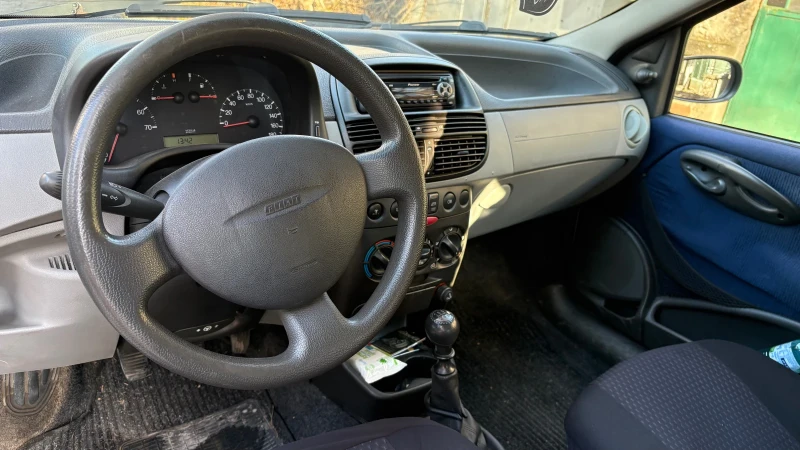 Fiat Punto 1.2 16v, снимка 6 - Автомобили и джипове - 52913395