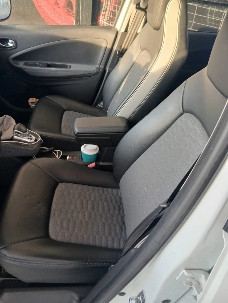 Renault Zoe Zoe E-Tech Intens charge normaZOE R135, снимка 8 - Автомобили и джипове - 53403100