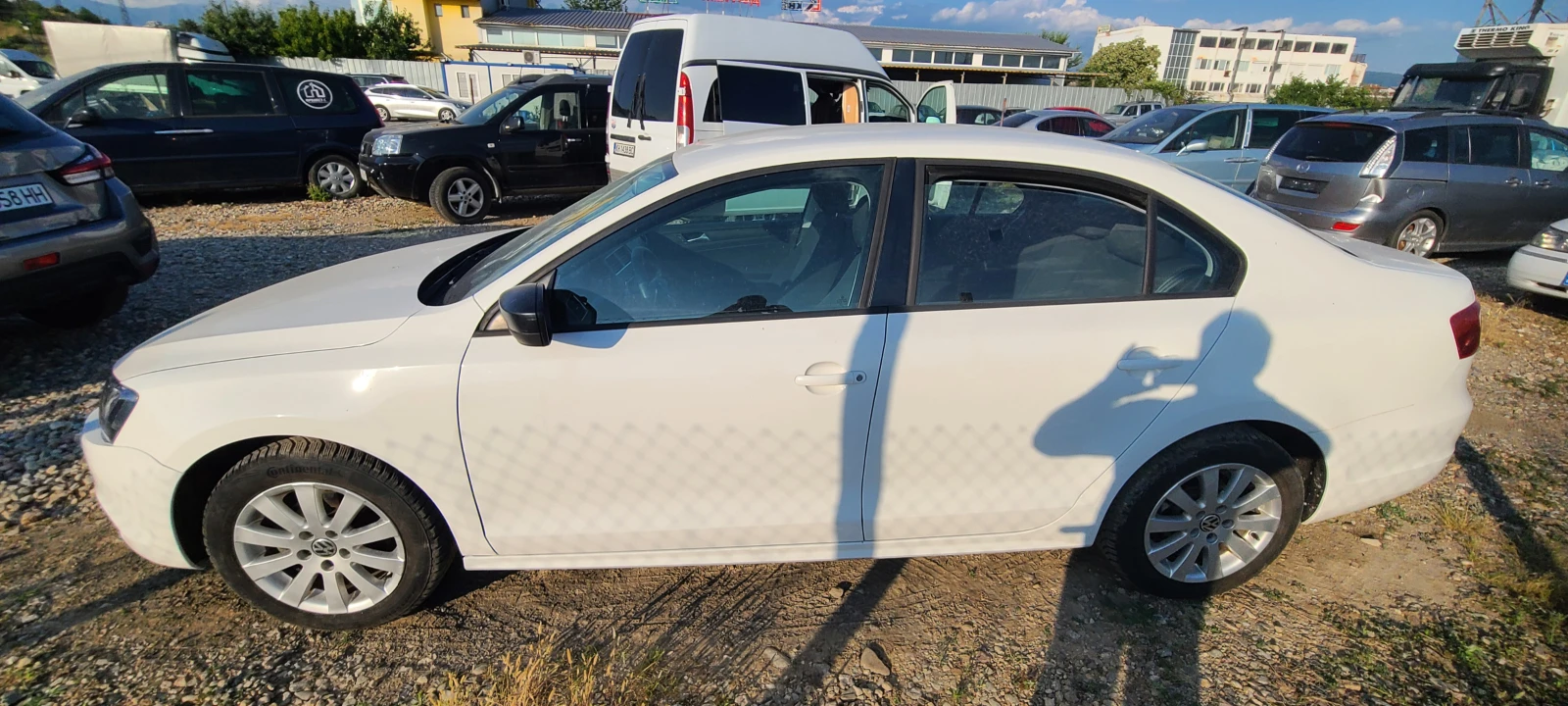 VW Jetta 2.0i auto, снимка 4 - Автомобили и джипове - 52572284