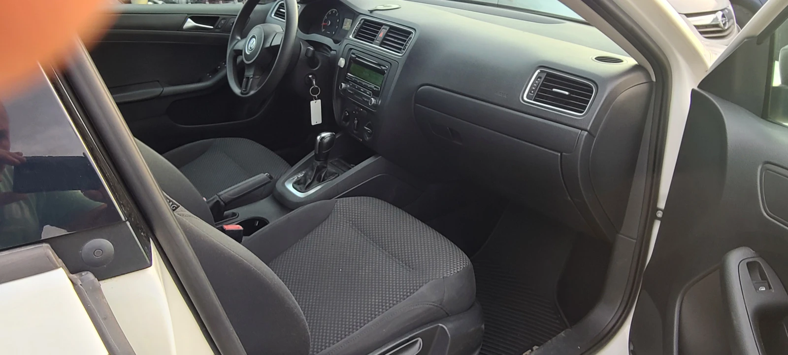 VW Jetta 2.0i auto, снимка 15 - Автомобили и джипове - 52572284