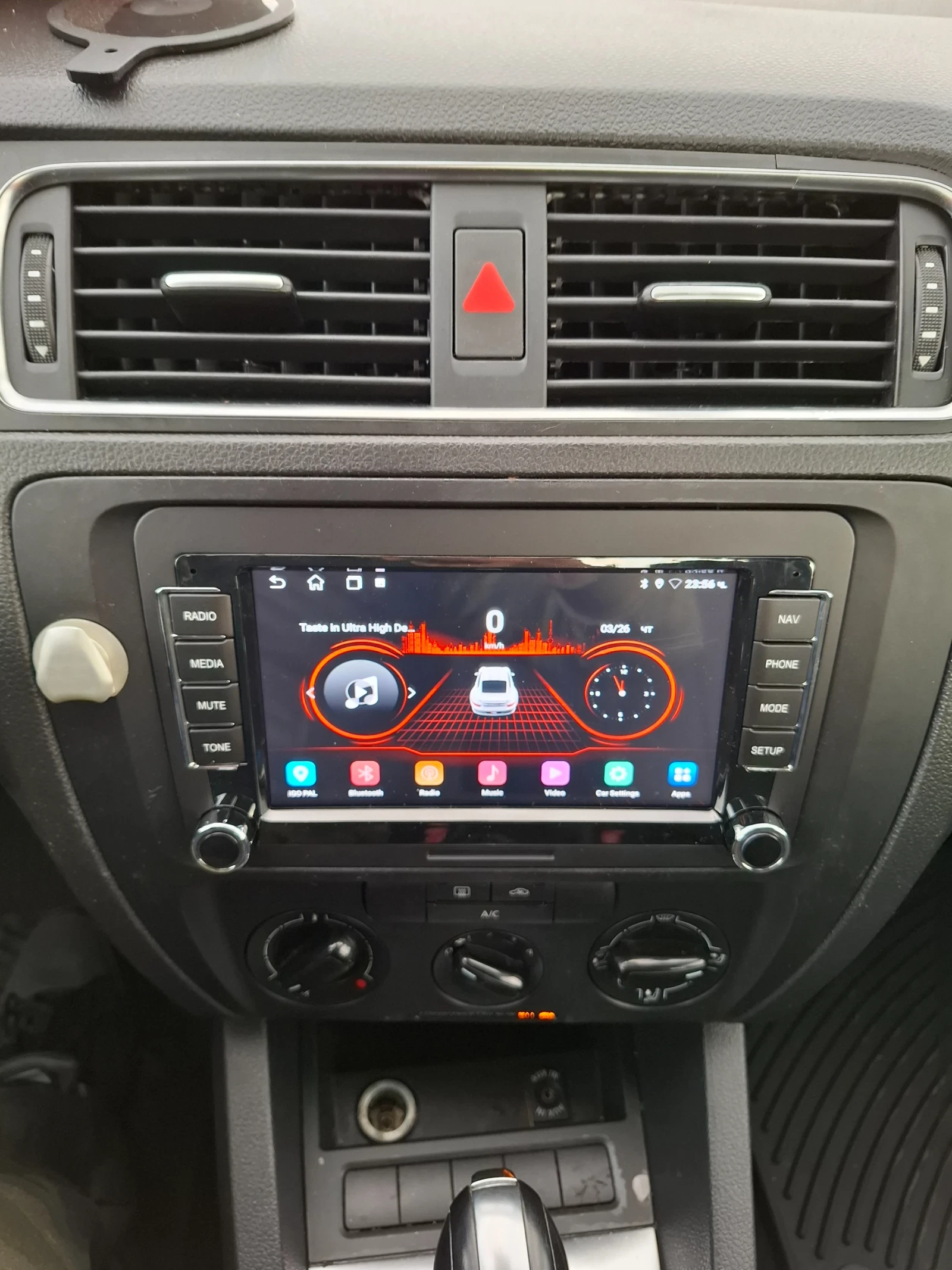 VW Jetta 2.0i Auto Navi..., снимка 14 - Автомобили и джипове - 52572284