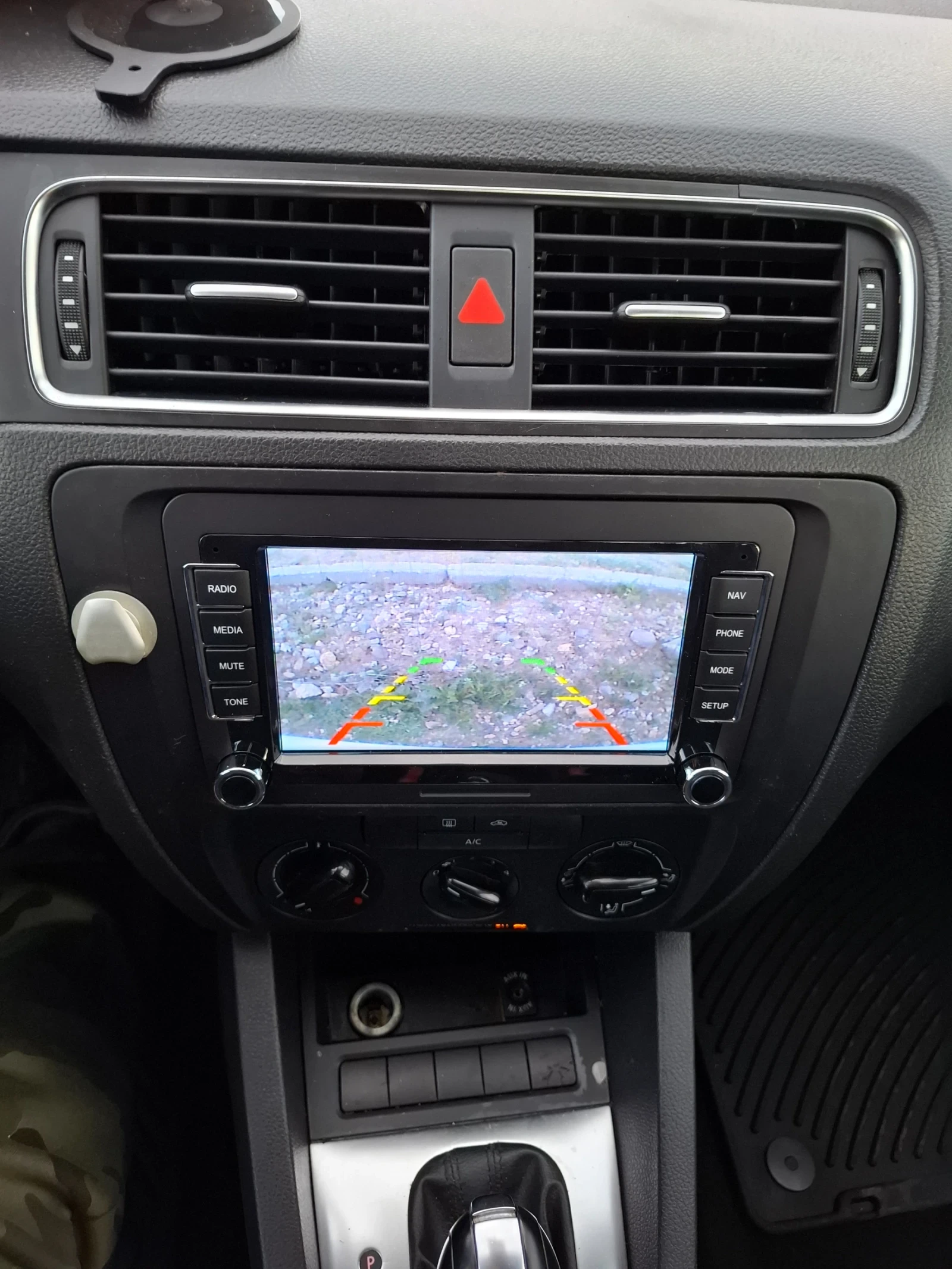 VW Jetta 2.0i Auto Navi..., снимка 11 - Автомобили и джипове - 52572284