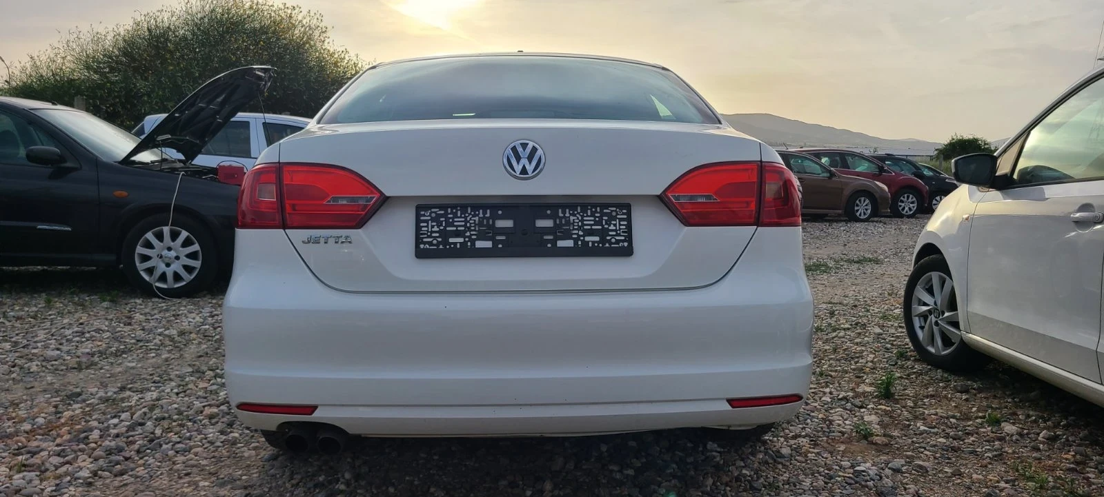 VW Jetta 2.0i Auto Navi..., снимка 6 - Автомобили и джипове - 52572284