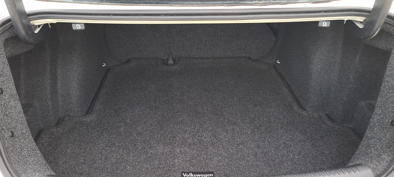 VW Jetta 2.0i auto, снимка 10 - Автомобили и джипове - 52572284