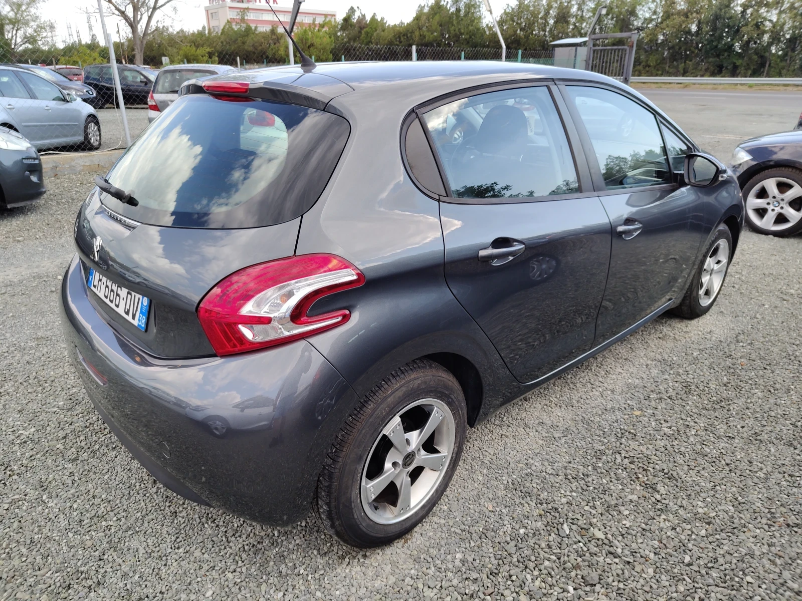 Peugeot 208 1.4 HDI  - изображение 4