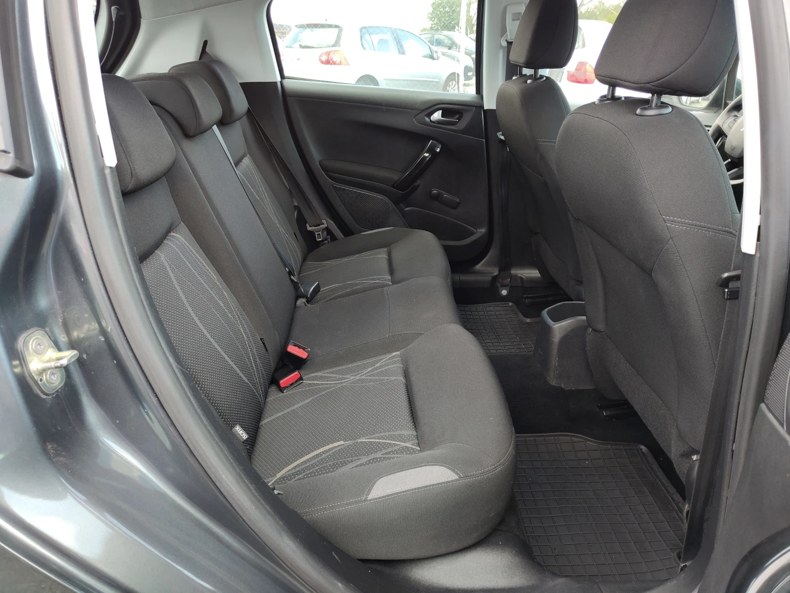 Peugeot 208 1.4 HDI  | Mobile.bg   14