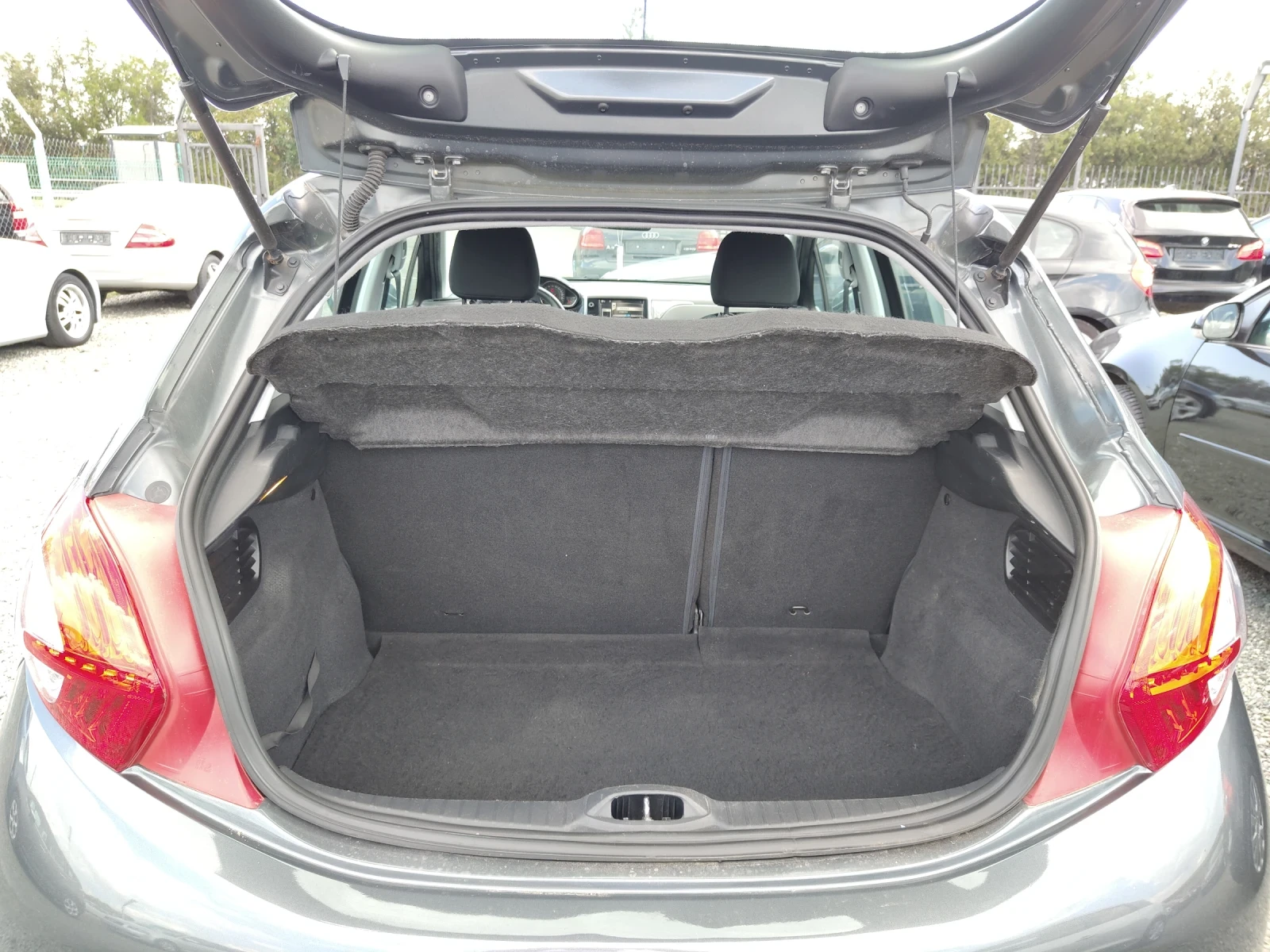 Peugeot 208 1.4 HDI  | Mobile.bg   12