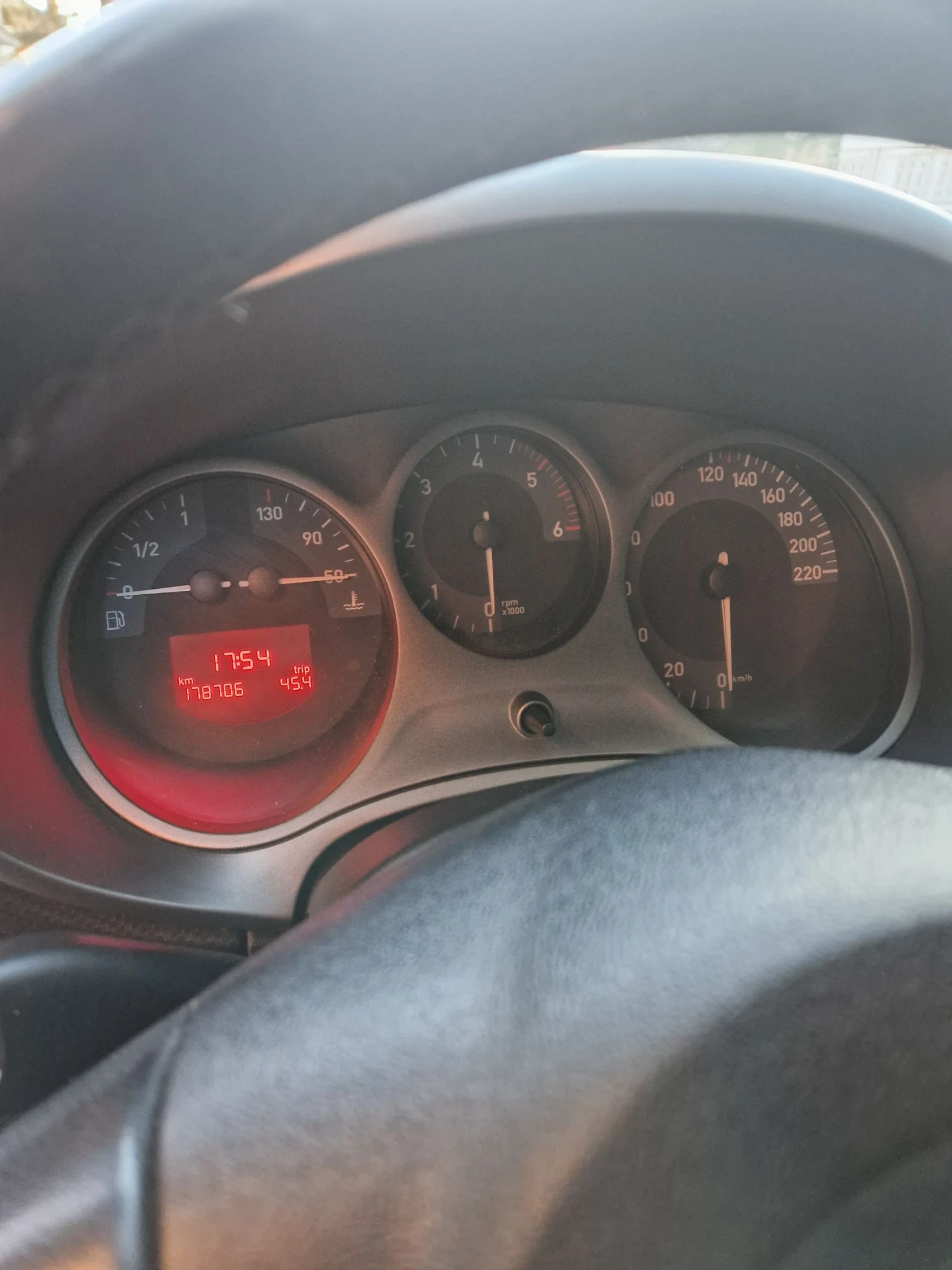 Seat Leon TDI - изображение 7