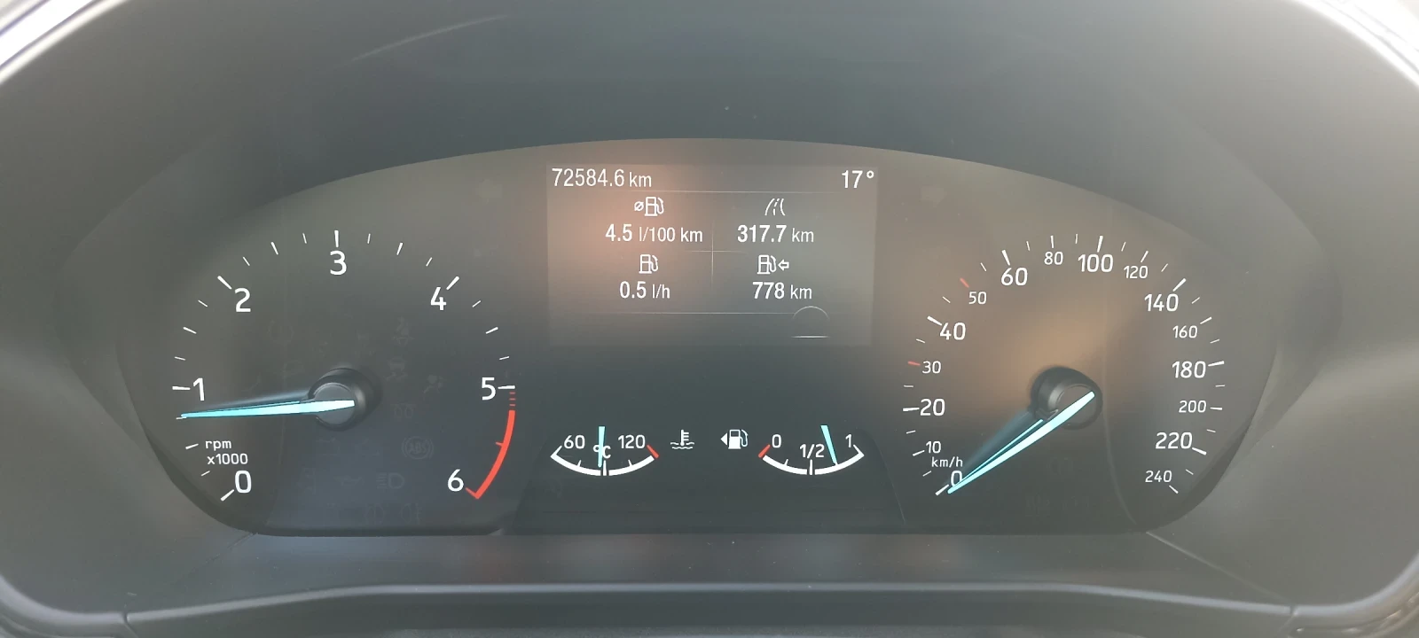 Ford Focus ST-line  1.5ecoblue 120hp diesel - изображение 4