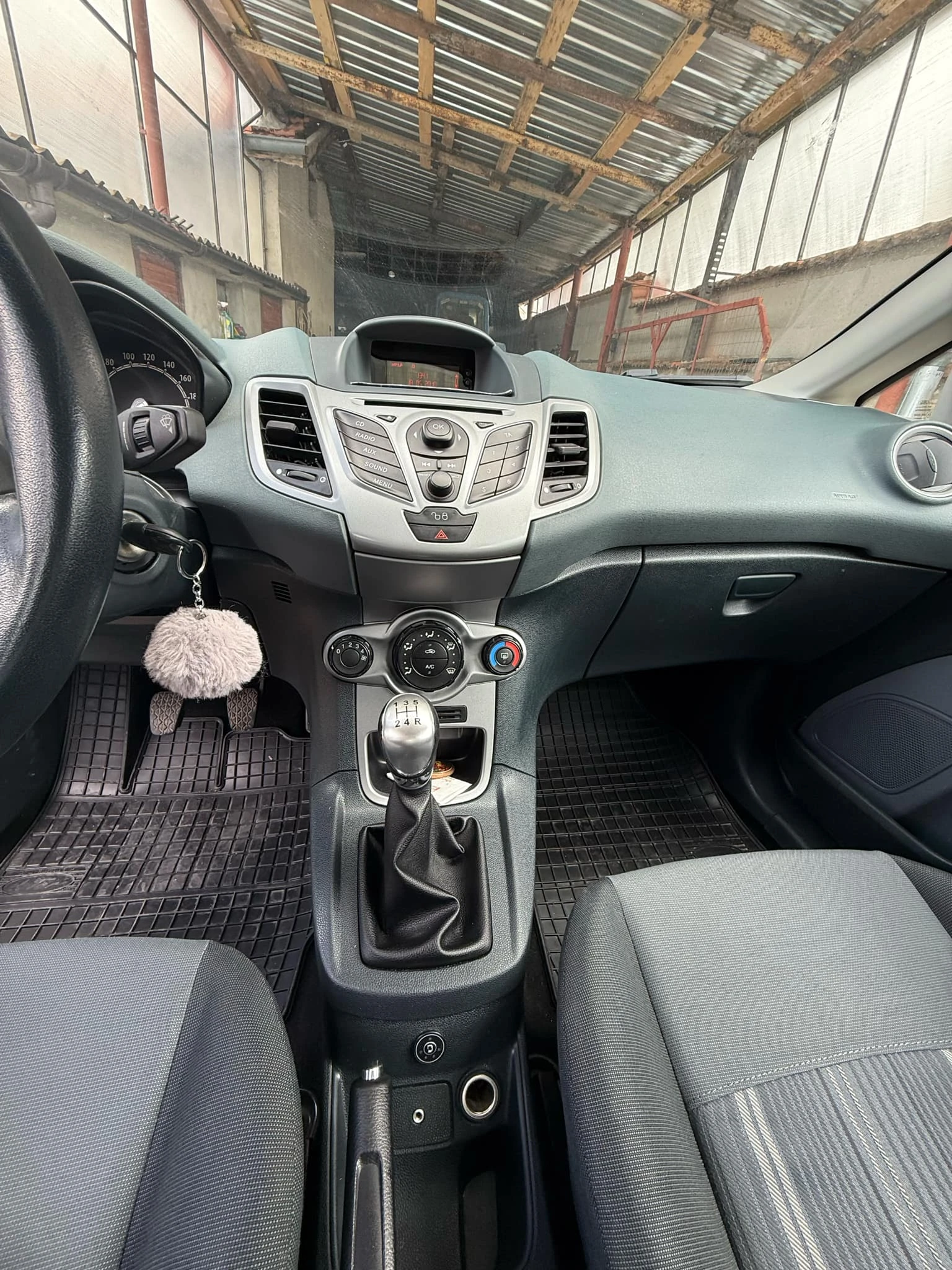 Ford Fiesta  - изображение 6