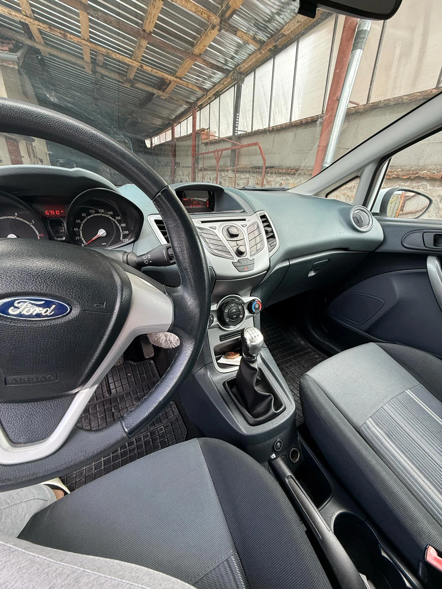 Ford Fiesta  - изображение 7