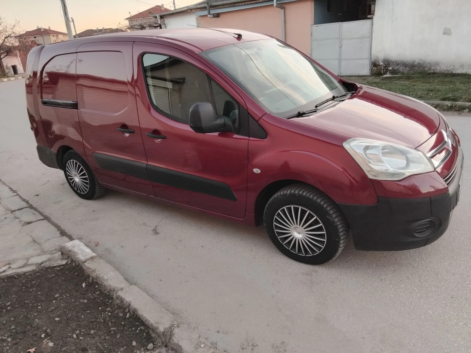 Citroen Berlingo 1.6HDI.90k+ . 2009. | Mobile.bg   8