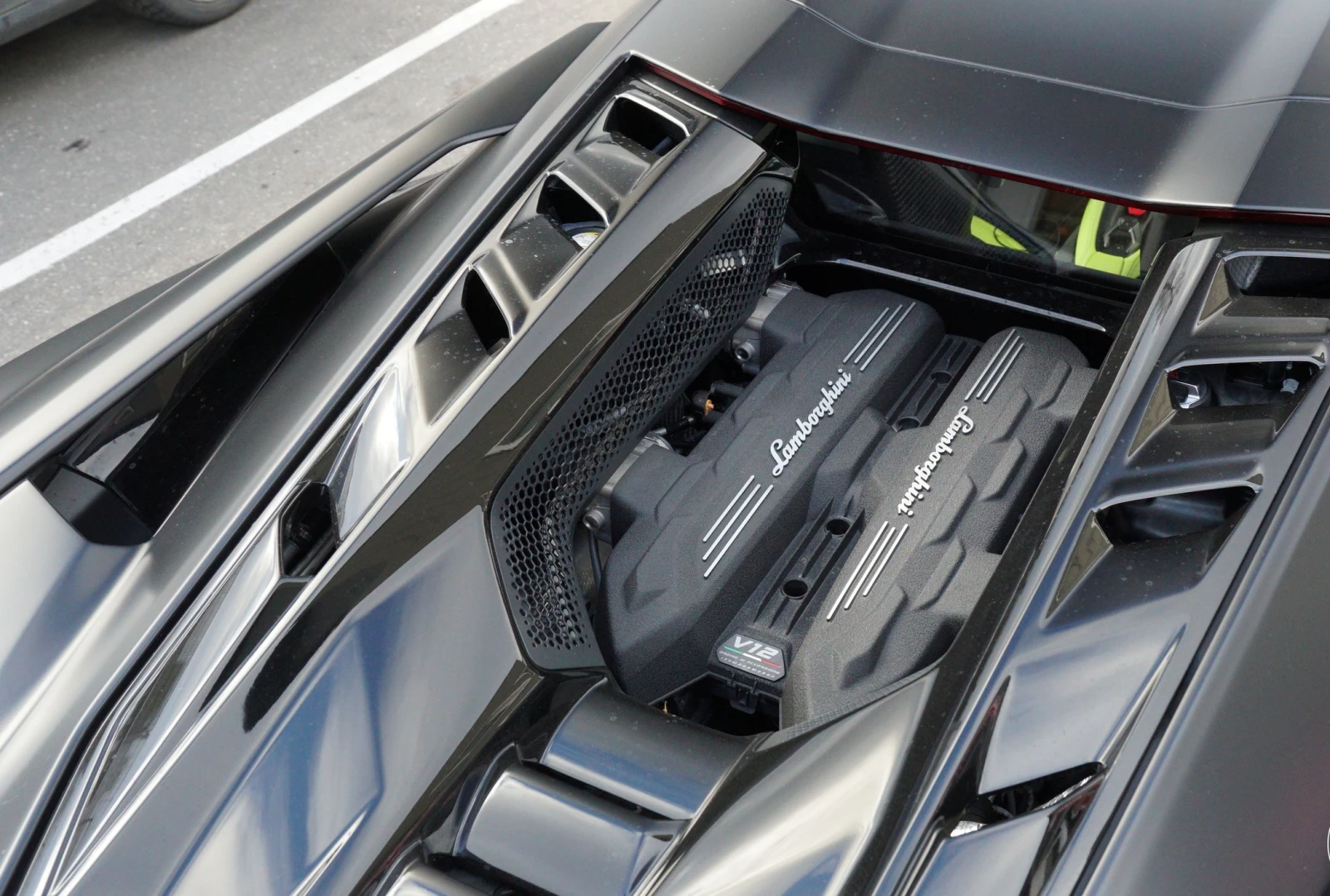 Lamborghini Revuelto 6.5 V12 HPEV 4WD, снимка 10 - Автомобили и джипове - 53719585