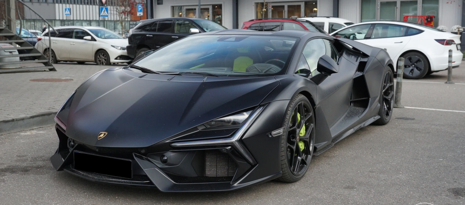 Lamborghini Revuelto 6.5 V12 HPEV 4WD, снимка 5 - Автомобили и джипове - 53719585