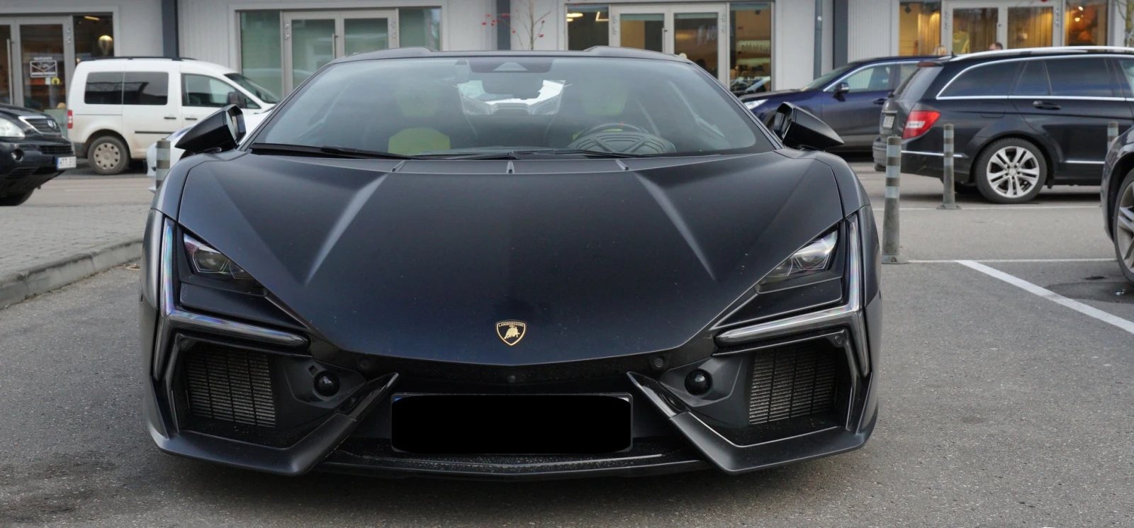 Lamborghini Revuelto 6.5 V12 HPEV 4WD, снимка 4 - Автомобили и джипове - 53719585