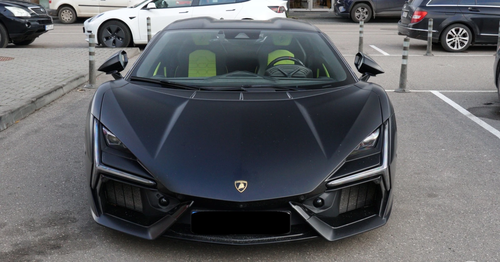 Lamborghini Revuelto 6.5 V12 HPEV 4WD, снимка 3 - Автомобили и джипове - 53719585