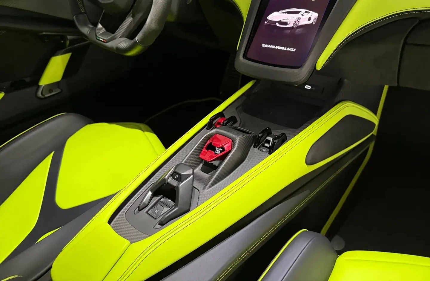 Lamborghini Revuelto 6.5 V12 HPEV 4WD, снимка 13 - Автомобили и джипове - 53719585