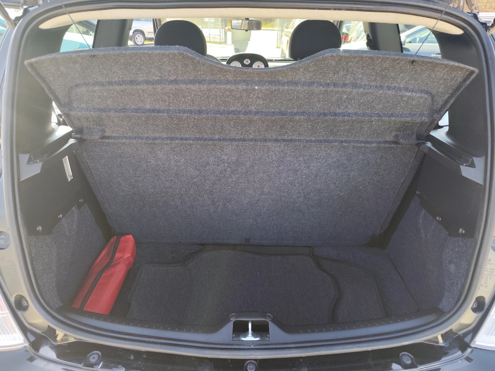 Lancia Ypsilon 1.2i* EURO5A* KLIMA* , снимка 13 - Автомобили и джипове - 53815098