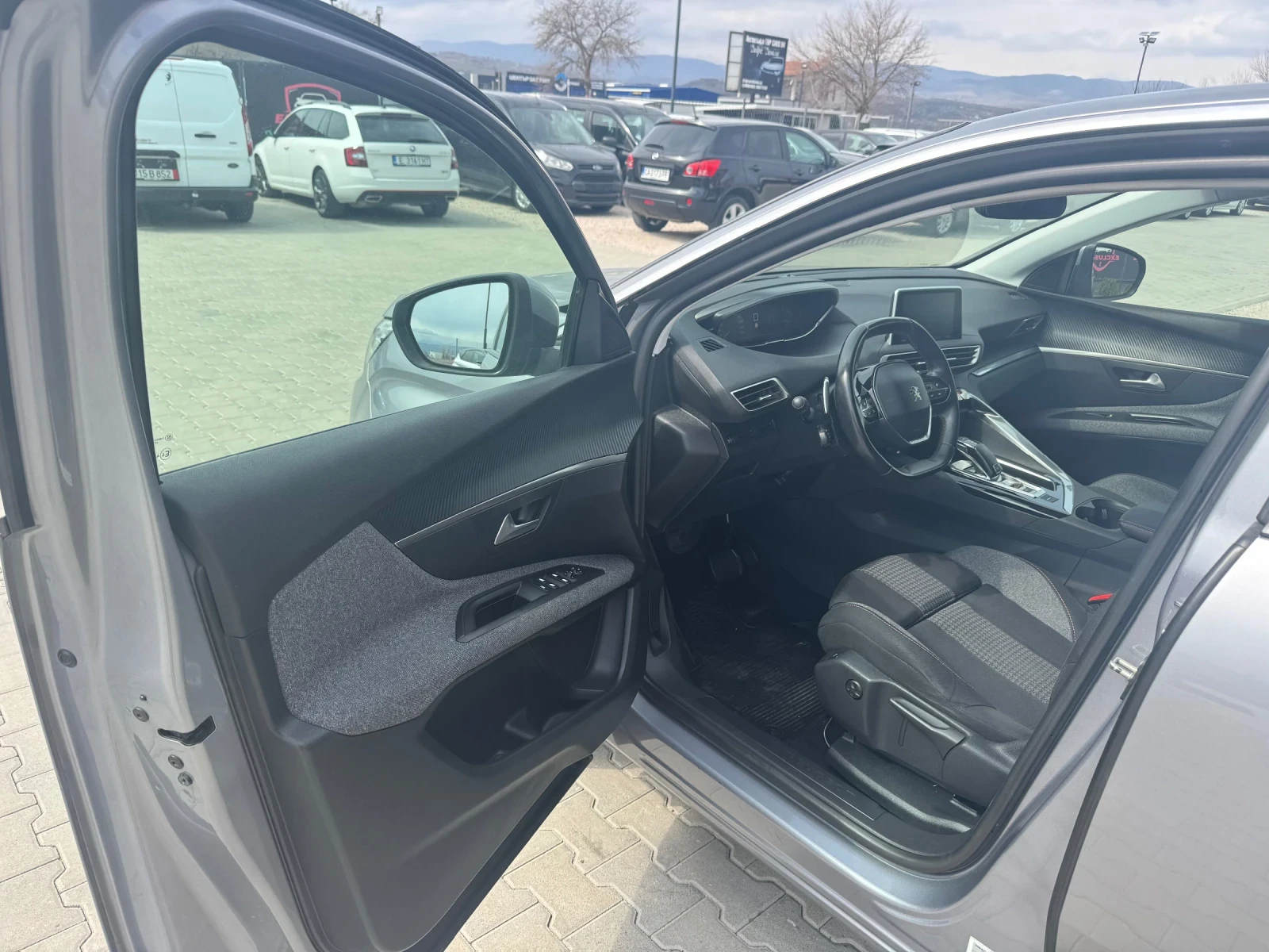 Peugeot 3008 1.6HDI AVTOMAT CAMERA, снимка 9 - Автомобили и джипове - 53891280