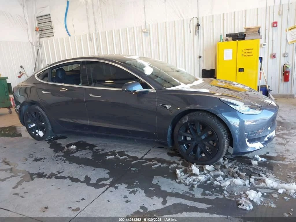 Tesla Model 3 LONG RANGE DUAL MOTOR AWD/CARFAX/ КРАЙНА ЦЕНА, снимка 3 - Автомобили и джипове - 53939076