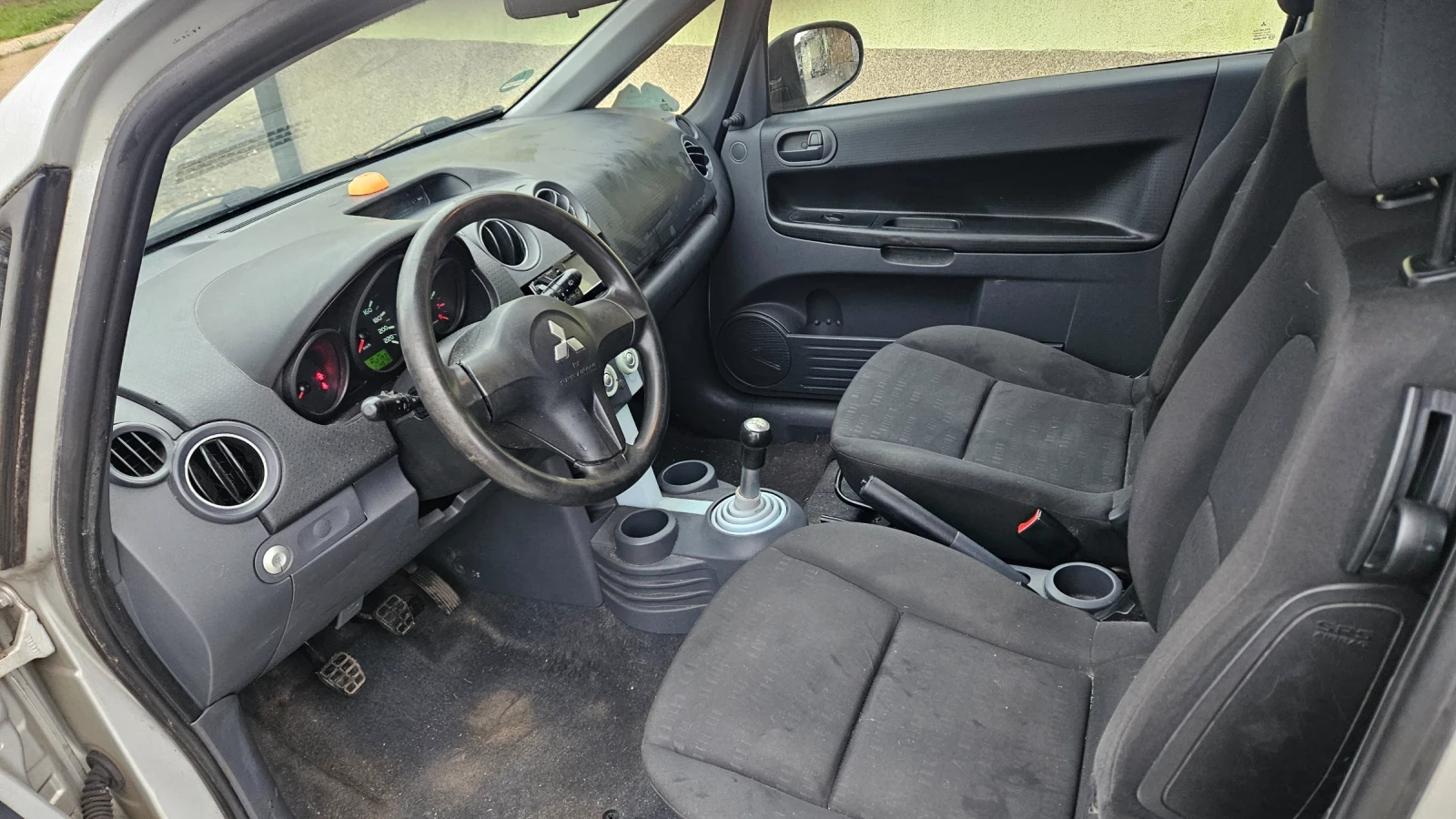 Mitsubishi Colt 1.1 I klima, снимка 6 - Автомобили и джипове - 54076859