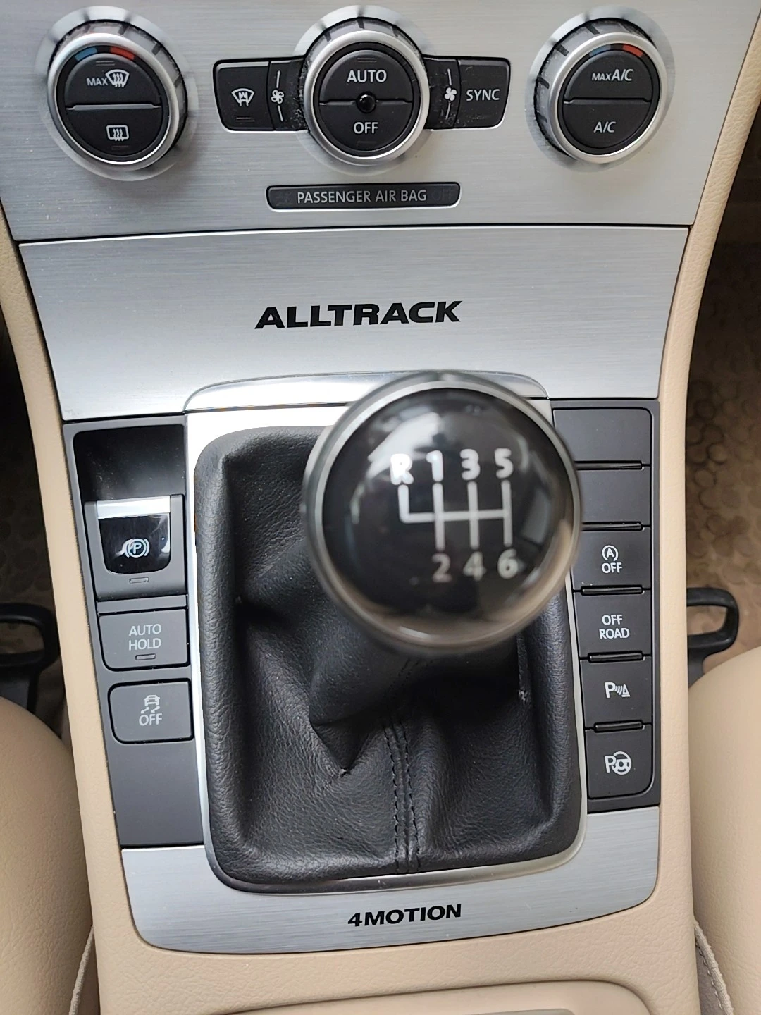 VW Alltrack, снимка 10 - Автомобили и джипове - 54092418