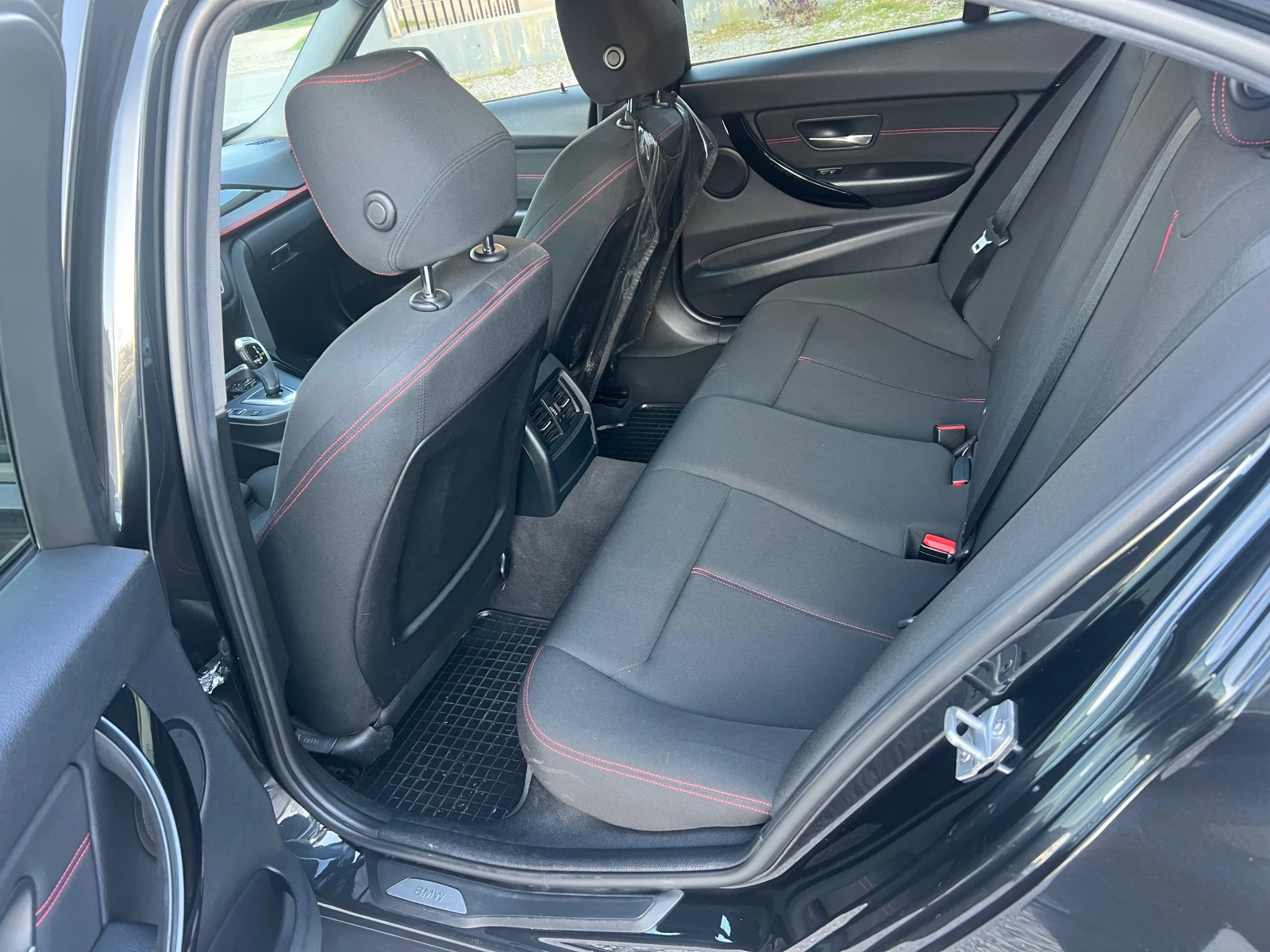 BMW 318 SPORT-LINE, снимка 15 - Автомобили и джипове - 54127691