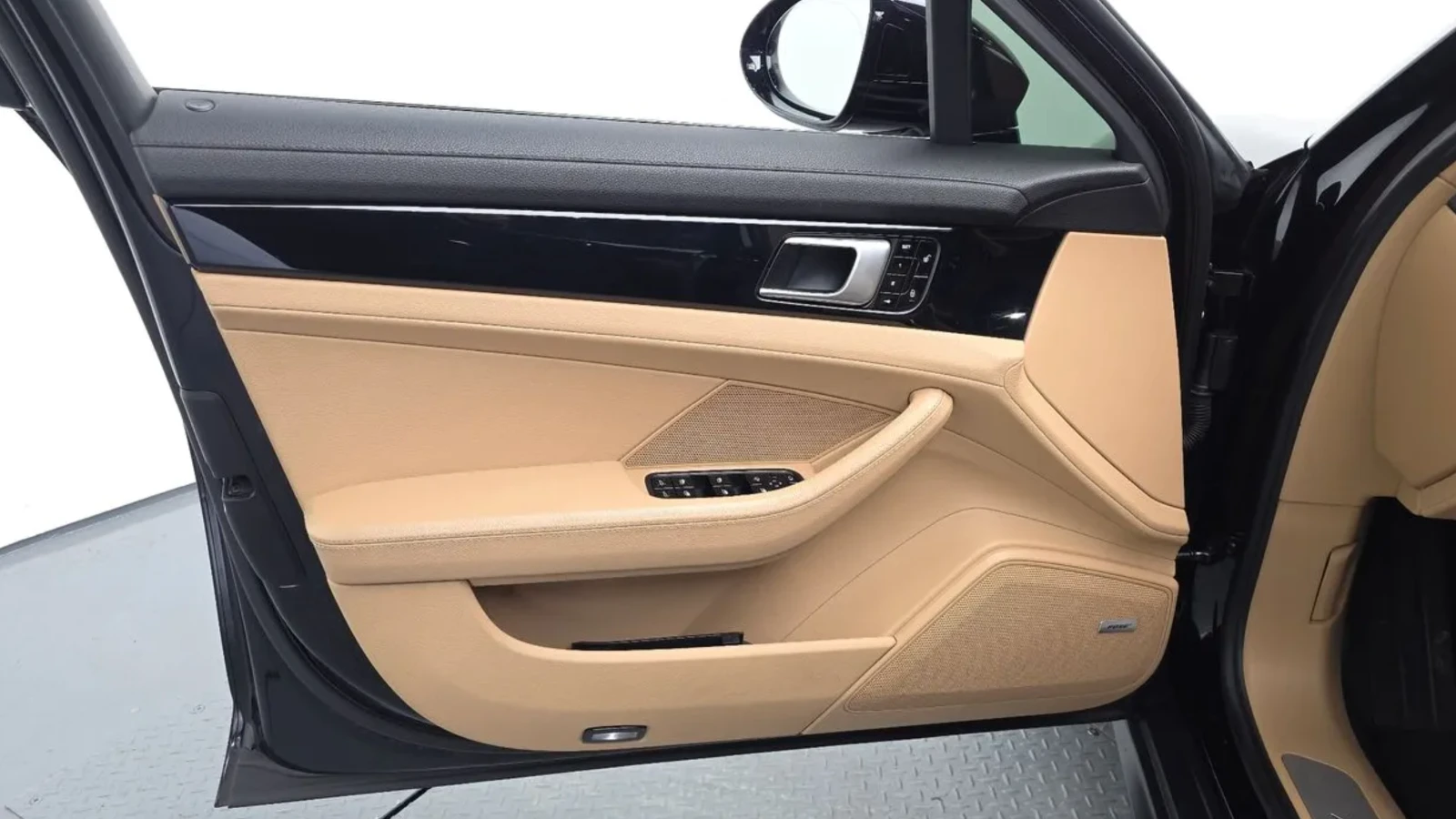 Porsche Panamera 3.0 AWD/ BOSE / 360 CAM / ОБДУХ , снимка 12 - Автомобили и джипове - 54791205