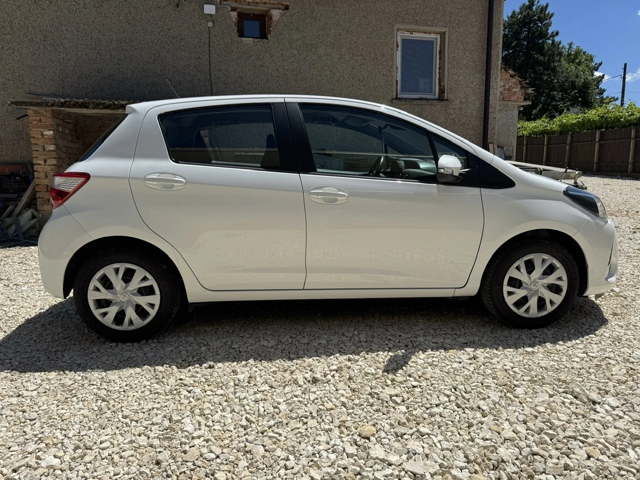 Toyota Yaris 1.5i Facelift/Multimedia/Камера, снимка 6 - Автомобили и джипове - 54942532