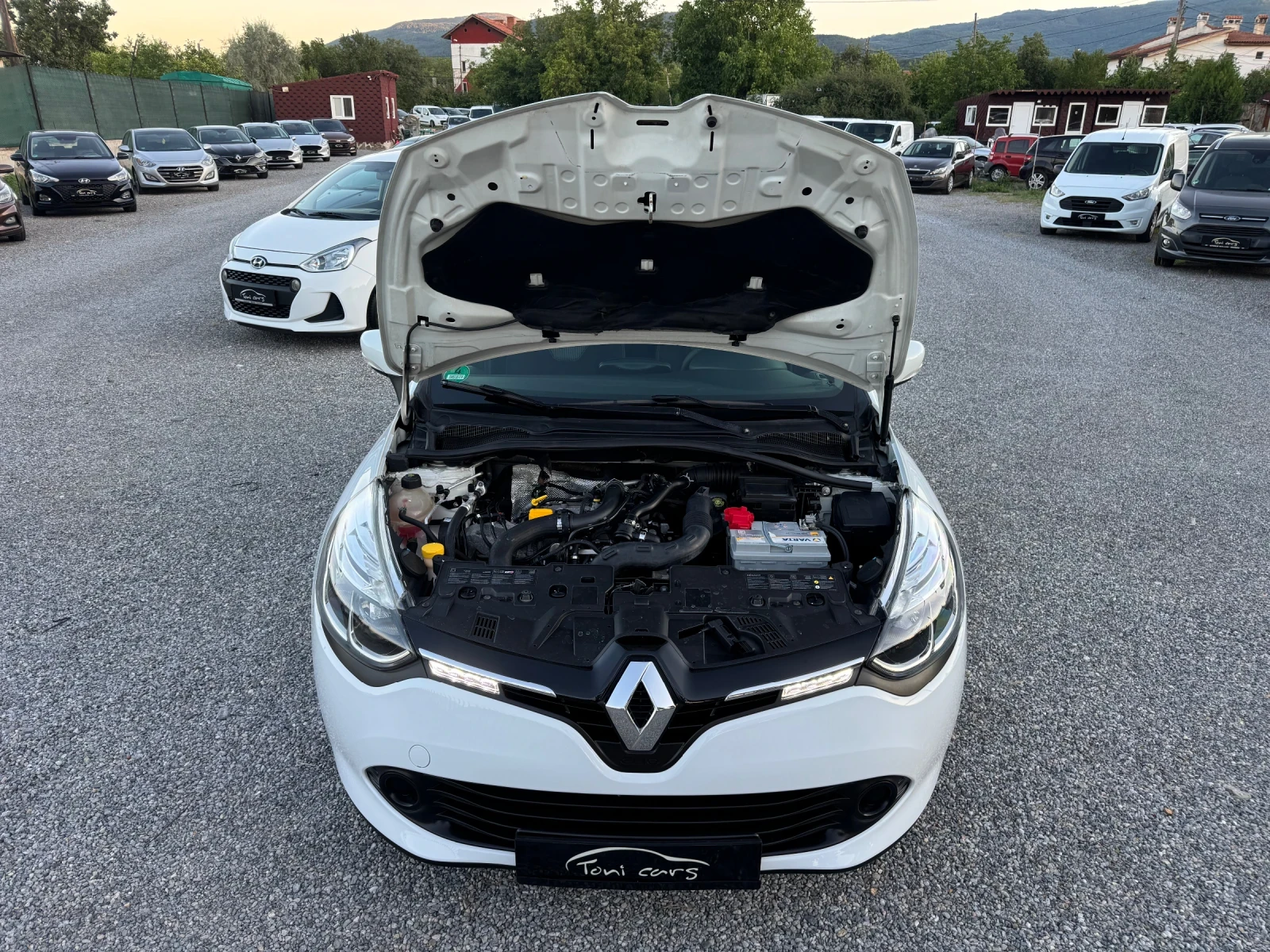 Renault Clio 0.9TCE klima EURO 6, снимка 17 - Автомобили и джипове - 55235573