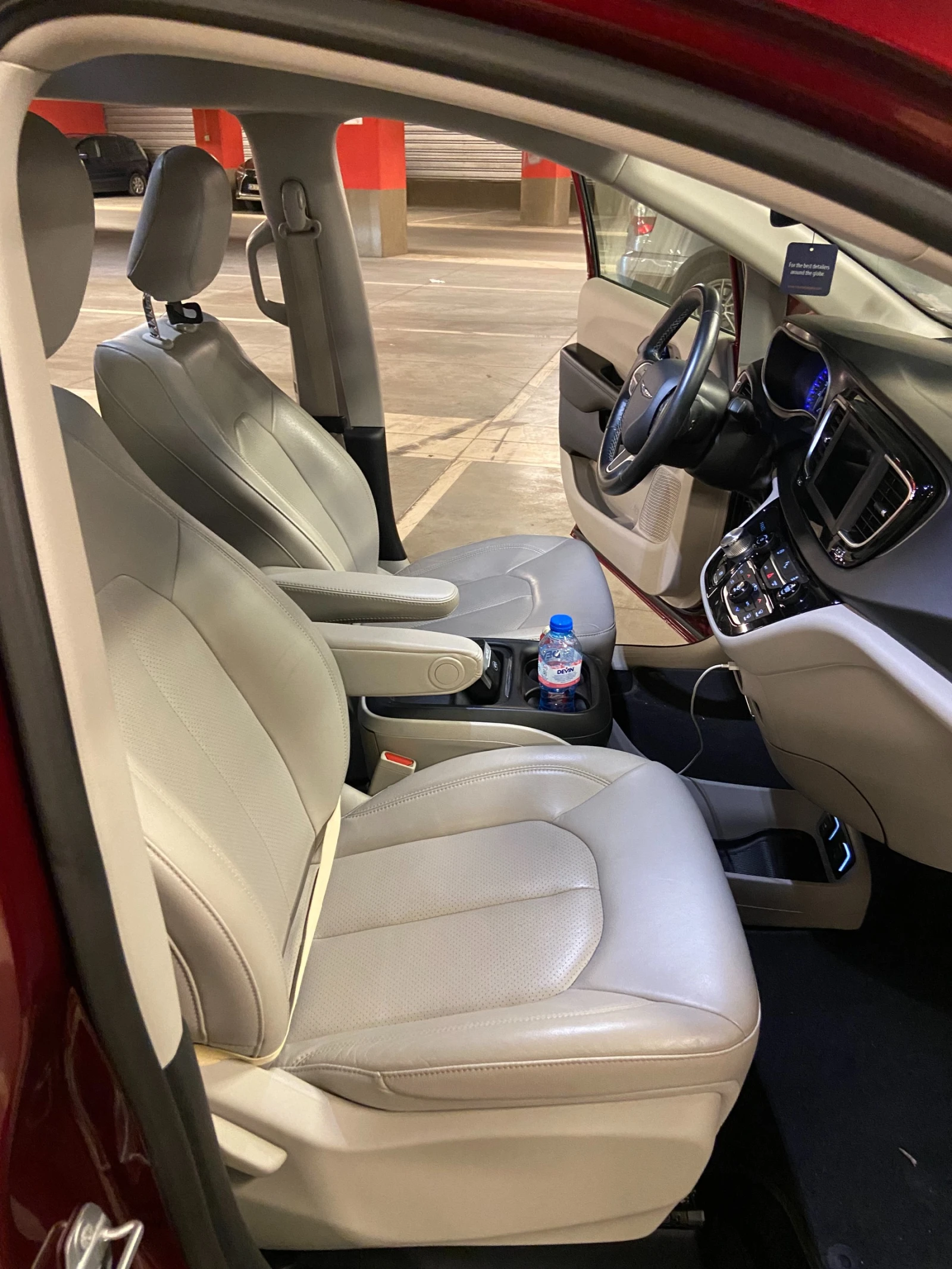 Chrysler Pacifica Уникален! 40 000км реален пробег!7-местен!, снимка 8 - Автомобили и джипове - 55502031