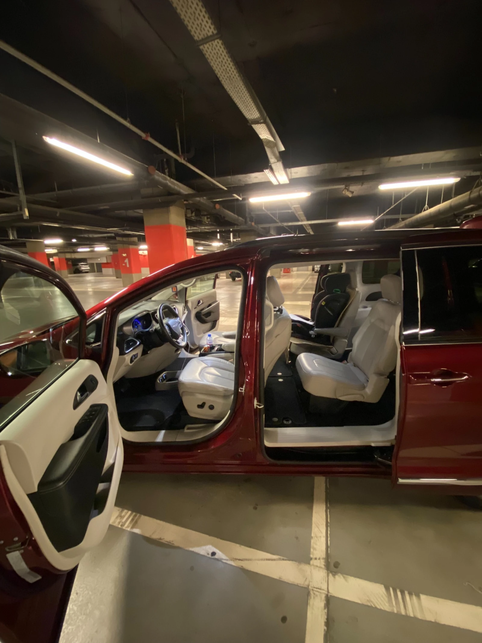 Chrysler Pacifica Уникален! 40 000км реален пробег!7-местен!, снимка 7 - Автомобили и джипове - 55502031