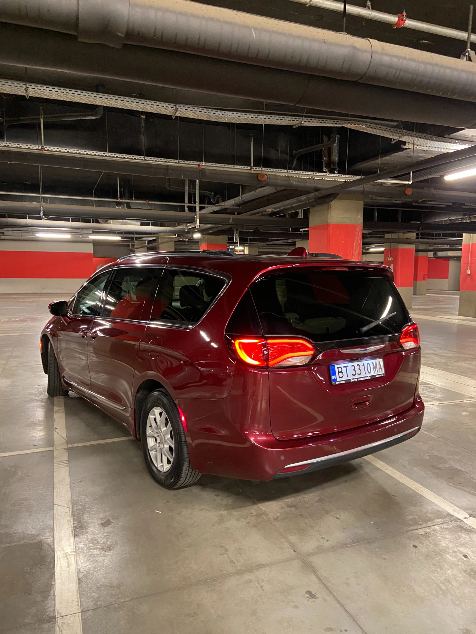 Chrysler Pacifica Уникален! 40 000км реален пробег!7-местен!, снимка 4 - Автомобили и джипове - 55502031