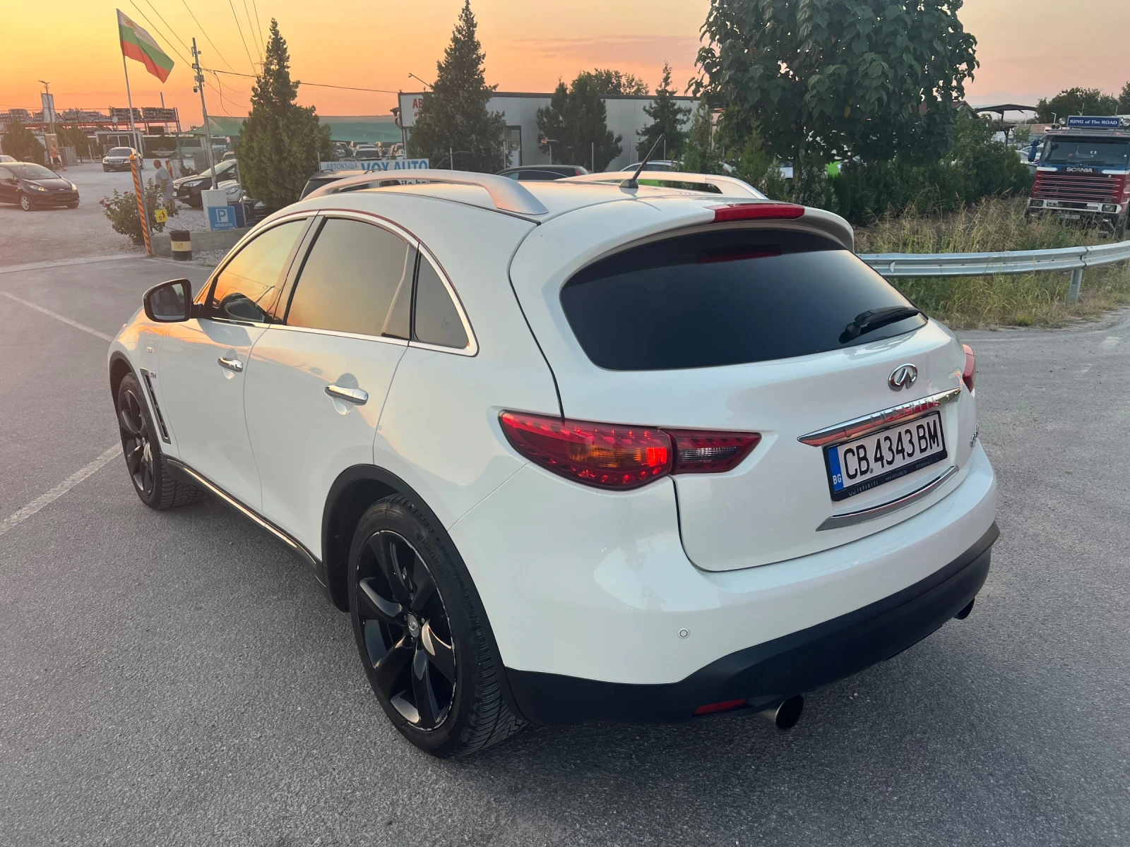 Infiniti Q70 3.0D 4x4, снимка 7 - Автомобили и джипове - 55638821