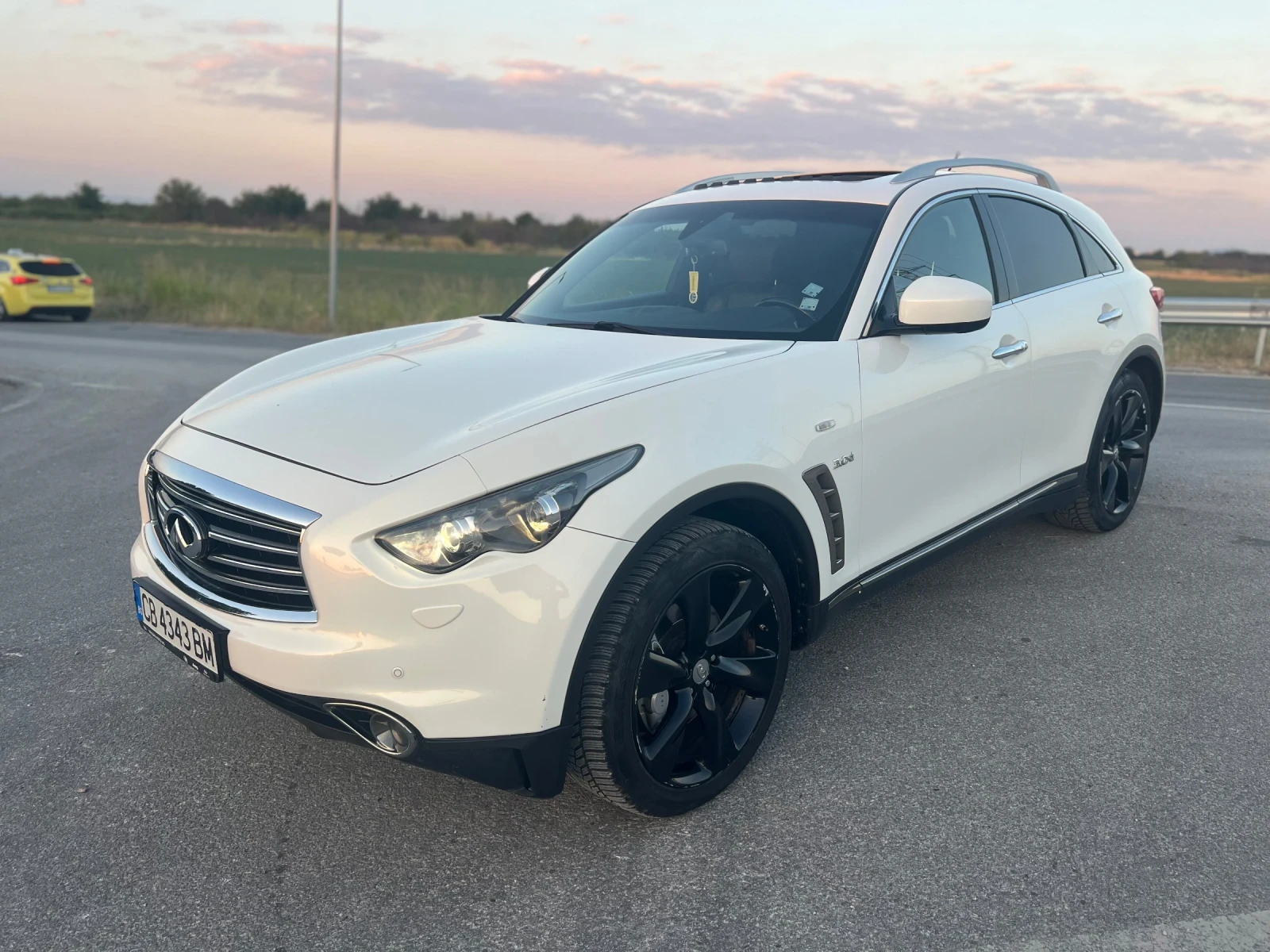 Infiniti Q70 3.0D 4x4, снимка 3 - Автомобили и джипове - 55638821