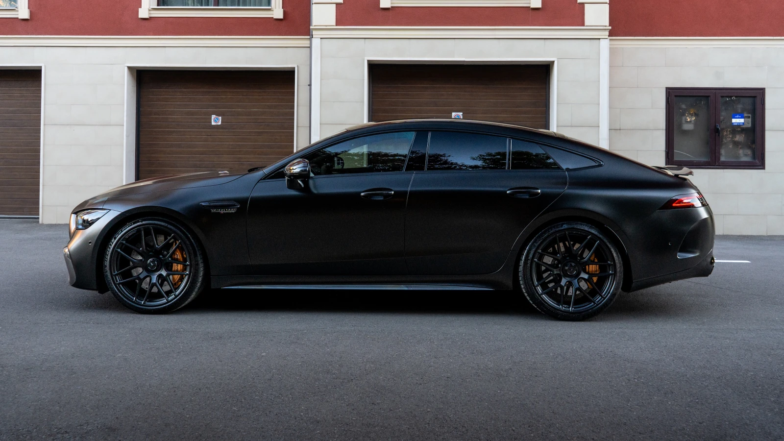 Mercedes-Benz AMG GT 63S E-Performance| CERAMIC| , снимка 8 - Автомобили и джипове - 56153930