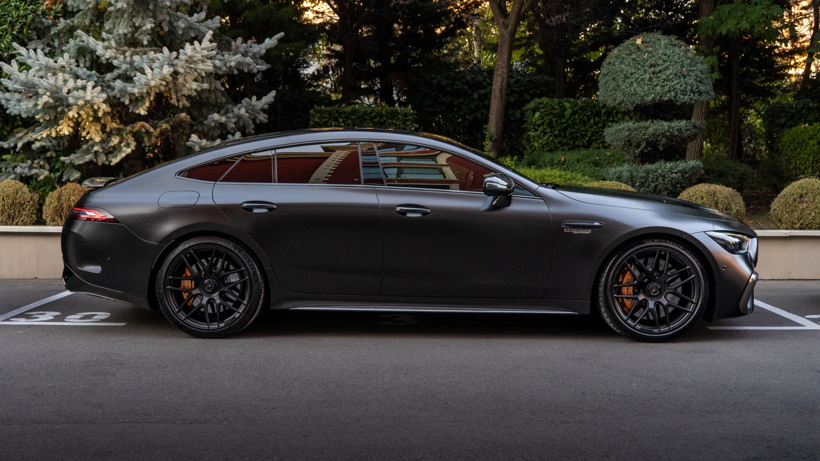 Mercedes-Benz AMG GT 63S E-Performance| CERAMIC| , снимка 7 - Автомобили и джипове - 56153930
