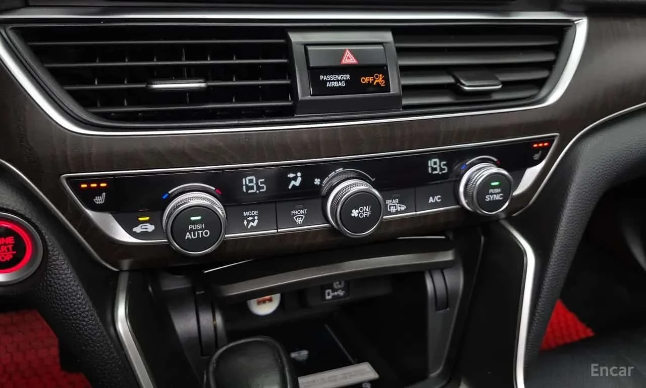 Honda Accord * 1.5 Turbo * , снимка 17 - Автомобили и джипове - 56598421