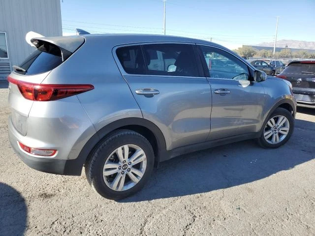 Kia Sportage 2.4L 4 Front-wheel Drive, снимка 12 - Автомобили и джипове - 49191781