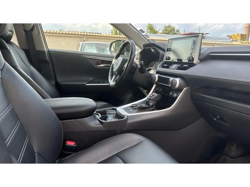 Toyota Rav4 LUXURY PREMIUM BLACK EDITION - изображение 6